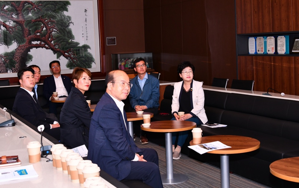 ▲ 예울마루 방문한 기획행정위