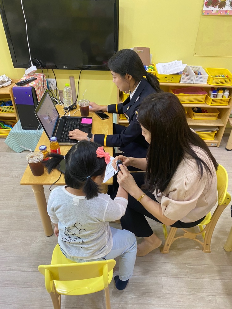 ▲  어린이집 아동 사전지문등록 모습