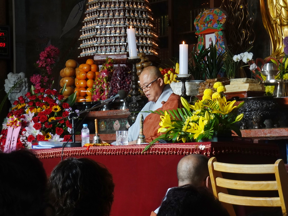 ▲ 주지스님이 말씀을 전하고 있다.