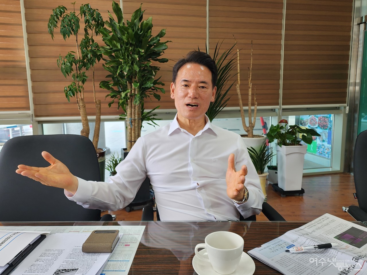 ▲ 여수시체육회 명경식 회장이 초중고 대회때 버스 지원의 절실함을 호소하고 있다 ⓒ심명남