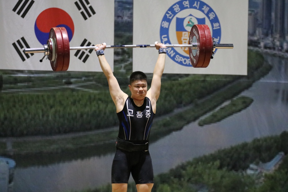 ▲ 3관왕에 오른 역도 고흥중학교 신수용 선수