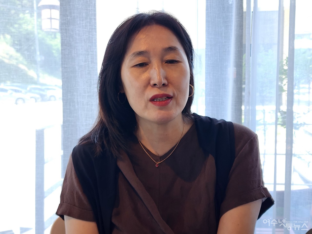 ▲ 황작가는 캘리 요즘 미디어에 익숙한 사람들이 너무 많은데 그 분들이 시를 읽고 책을 읽고 필사를 한번 해봤으면 좋겠다고 말했다 ⓒ심명남