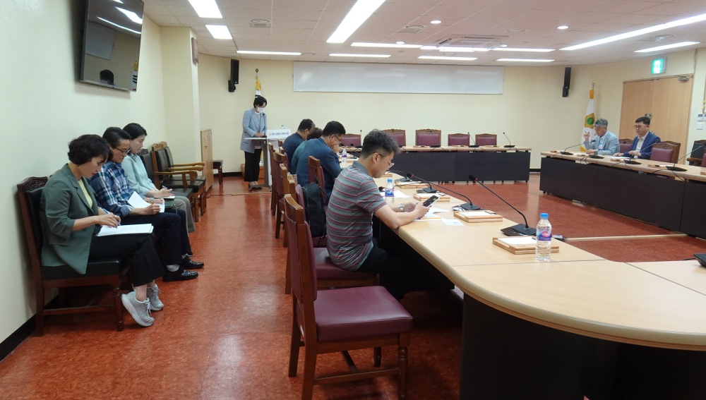 ▲ 박성미 여수시의원이 여수시의회에서 입장을 표명했다.