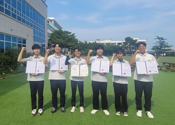 ▲ ‘제44회 스페이스 챌린지’ 여수공고 영광의 수상자