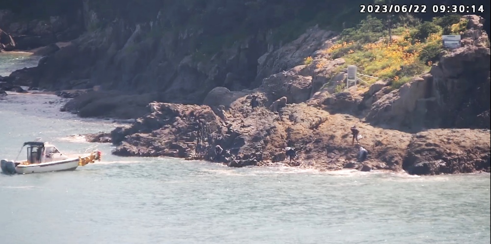 ▲ 여수해경이 대항도에 무단 입도한 해루객 5명을 적발했다.