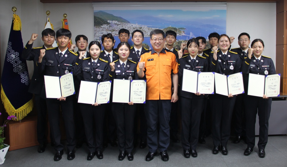 ▲ 여수소방서 신규소방공무원 임용장 수여식