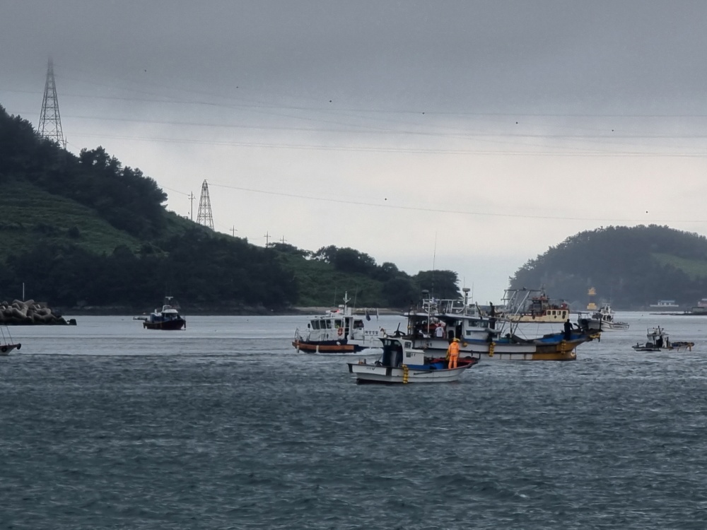 ▲실종자를 수색하는 구조세력