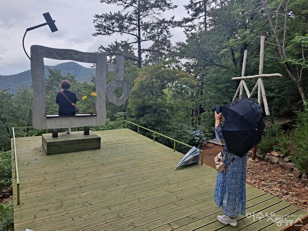 ▲숲속 멍때리기, 이런 사람이 많을수록 선진국이라고 한다. ⓒ조찬현