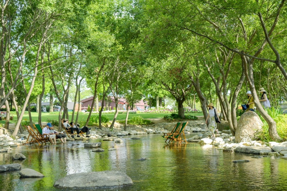 ▲ 2023정원박람회장의 가든캉스를 즐길 수 있는 개울길광장