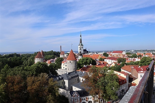 ▲중세시대와 같은 모습을 간직한 탈린의 아름다운 도시 모습, 페리를 타고 두 시간만 가면 핀란드 수도 헬싱키가 나온다. ⓒ오문수