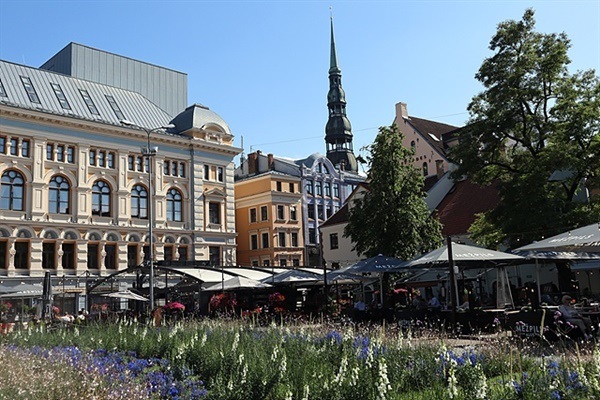 ▲ 라트비아 수도인 리가의 아름다운 광장 모습ⓒ 오문수