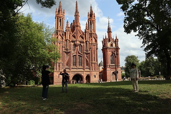 ▲ 나폴레옹이 욕심냈다는 성 안나 교회 모습ⓒ 오문수