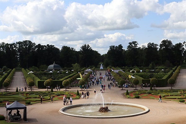 ▲베르사이유 궁전을 모델로 삼은 룬달레 궁전의 정원 모습ⓒ 오문수