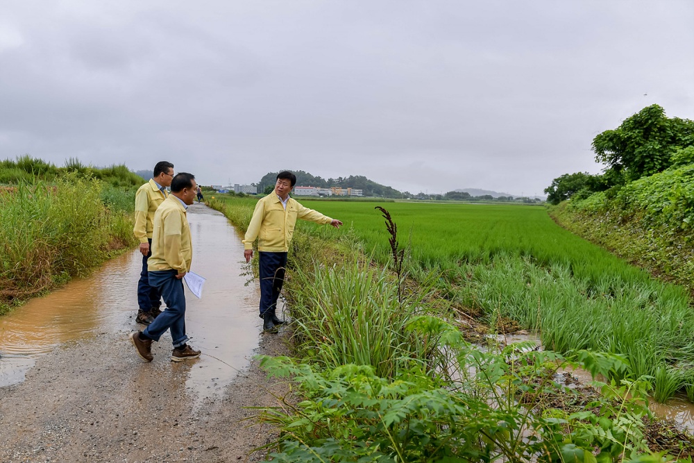▲ 율촌면 현장점검 나선 정기명 여수시장