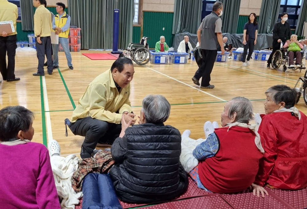 ▲  호우 피해현장 방문한 김영규 시의장