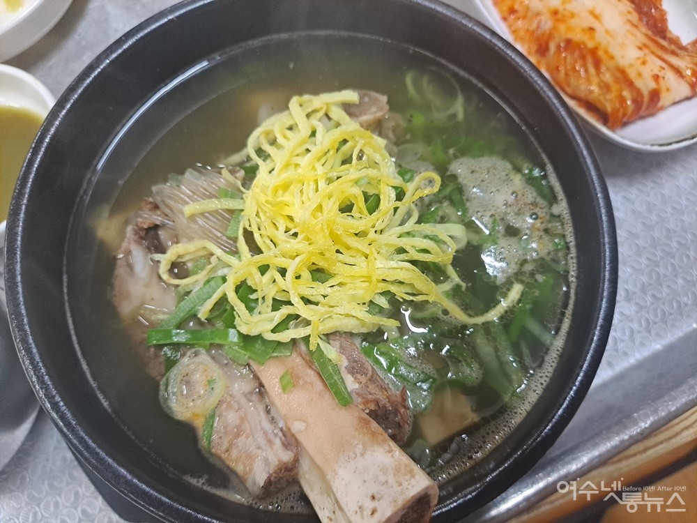▲여수 안산동 참한우정육점 식당의 엄나무갈비탕 ⓒ조찬현