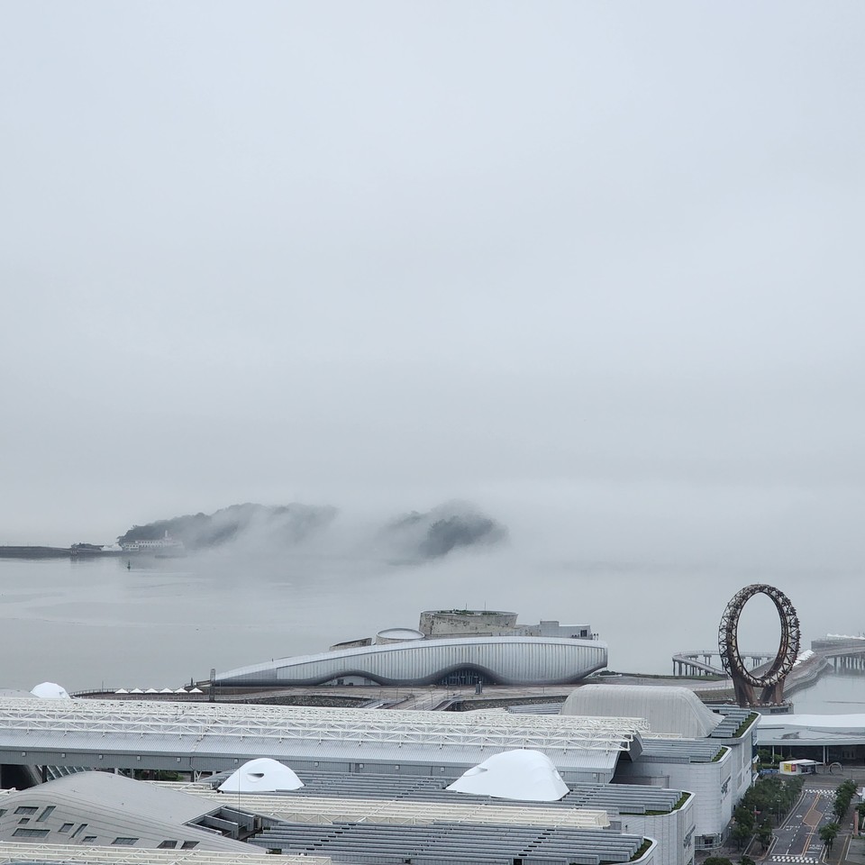 ▲ 우리도 더불어 살며 사랑할 수 있을까?