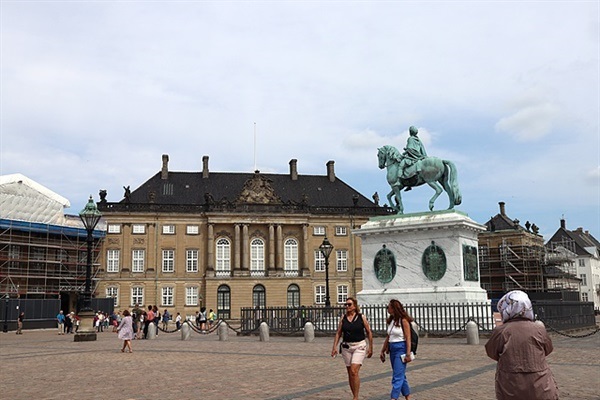 ▲ 덴마크 왕실이 거주하는 아말리엔보리 궁전 모습 ⓒ 오문수