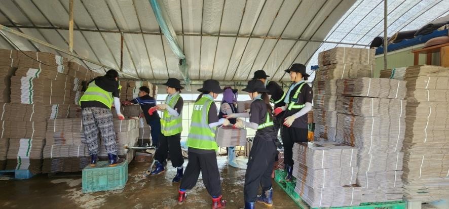 ▲ 국토대장정 이틀째 나주서 수해복구 봉사활동