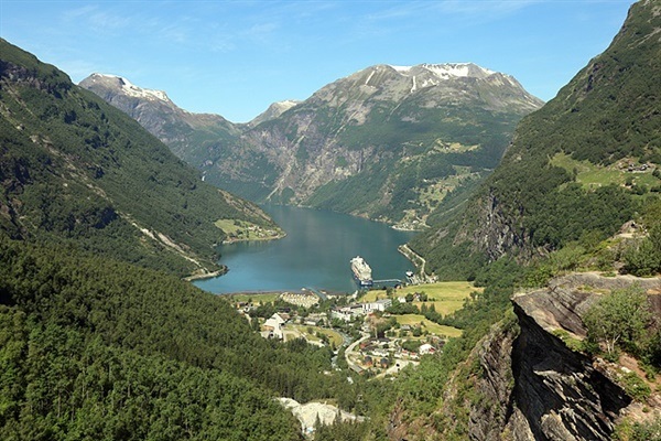▲1500m 달스니바 전망대에서 바라본 게이랑에르 피요르드 모습 ⓒ오문수