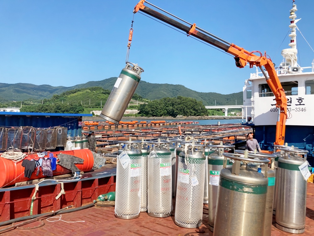▲ 액화산소통 운반 모습