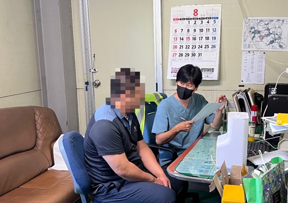 ▲ 찾아가는 산업보건의 건강상담