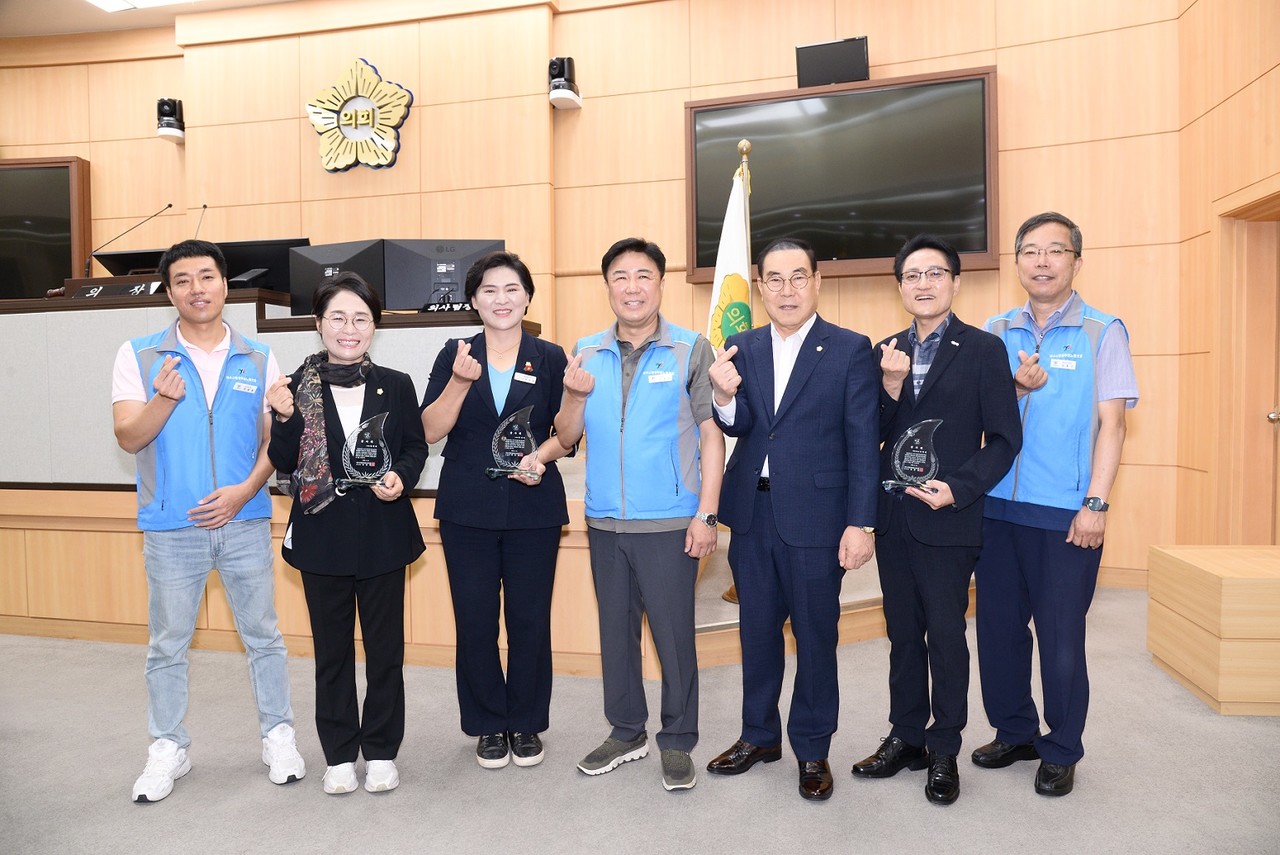 ▲BEST 시의원 선정된 민덕희, 박성미 의원