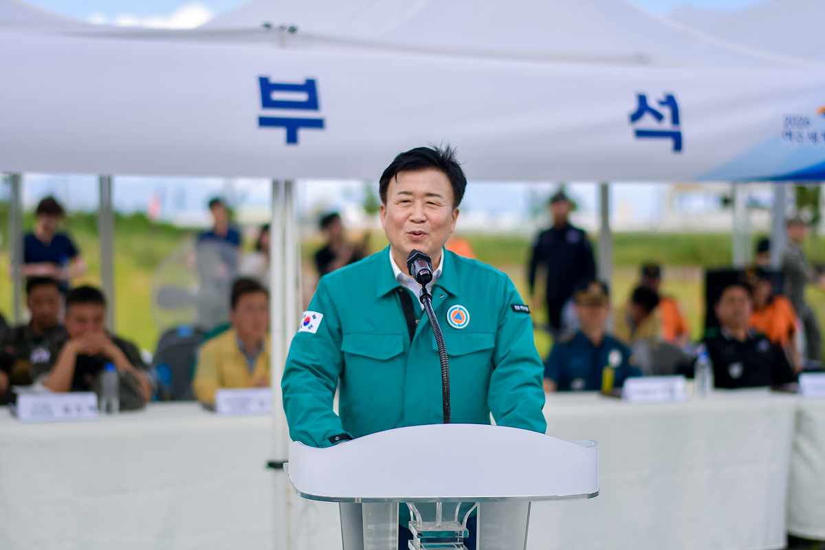 ▲ 정기명 시장이 훈련강평을 전하고 있다.