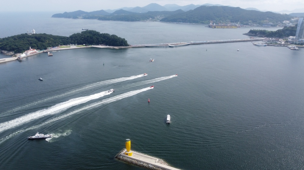 ▲ 테러세력을 추격하는 해양경찰.