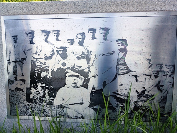 ▲  거문도를 점령한 영국 해군 모습. 영국군 묘지에서 촬영했다. ⓒ 오문수