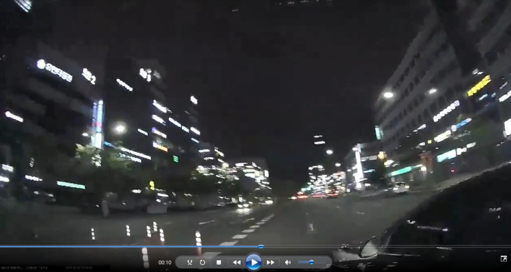 ▲ 좌회전시 차선 침범하자 사고 유발한 블랙박스 전방(전남경찰청 제공)