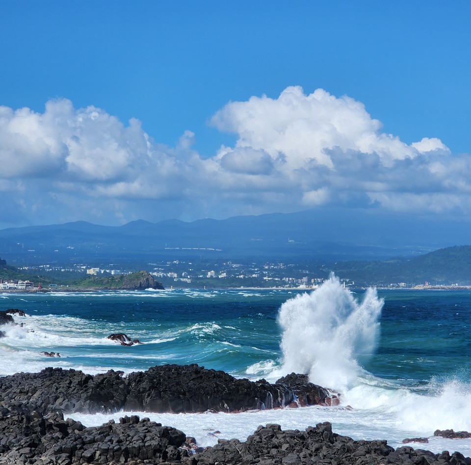 ▲ 아이는 파도처럼 아픔을 알아야 성장하는 것이다.