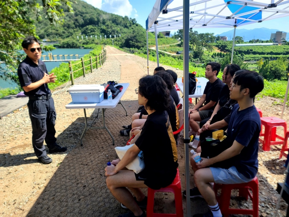 ▲안전한 잠수를 위해 교육중인 여수해경