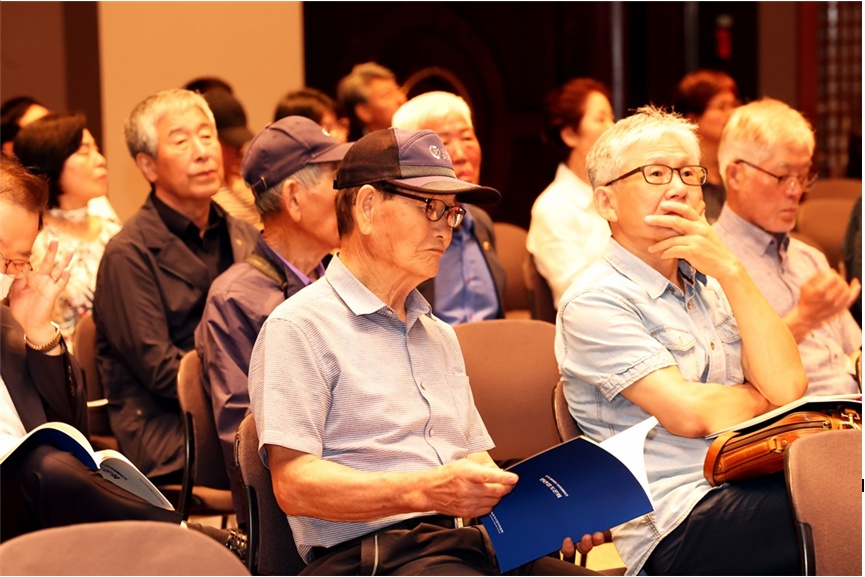 ▲ 납북귀환어부 인권침해사건 민관정 토론회에 참석한 피해자들