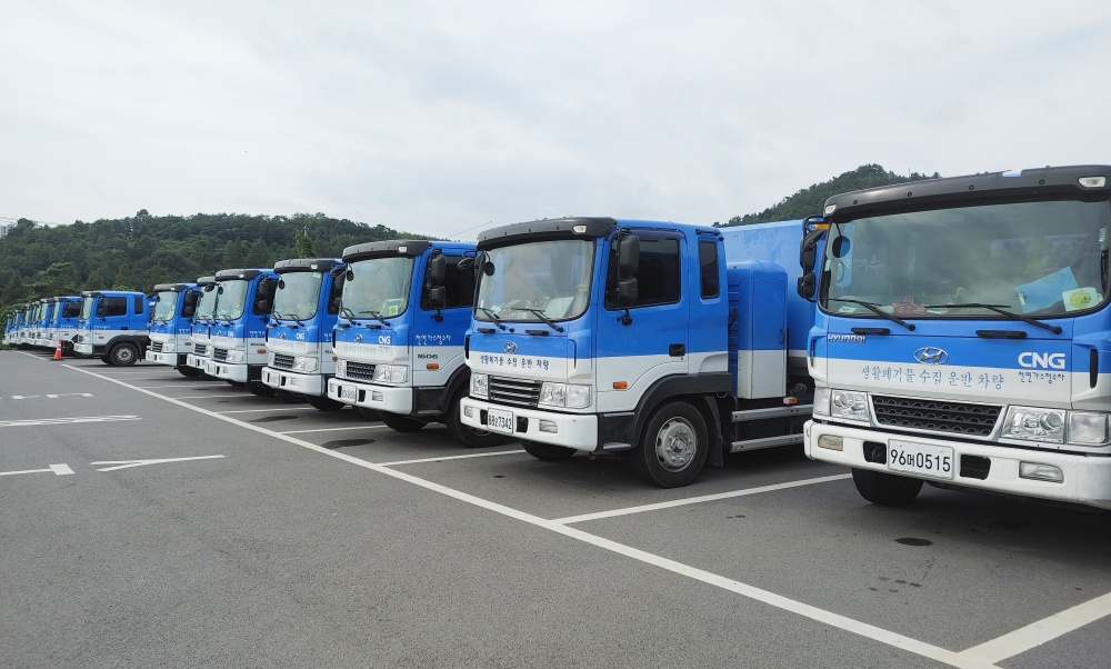 ▲ 생활폐기물 수집운반차량