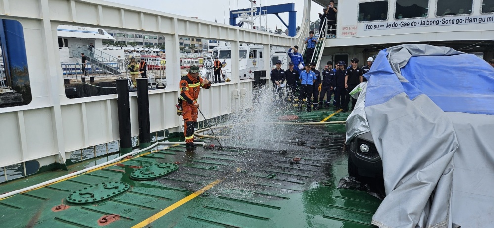 ▲카페리선박 전기차 화재 대응 합동훈련 및 안전교육 