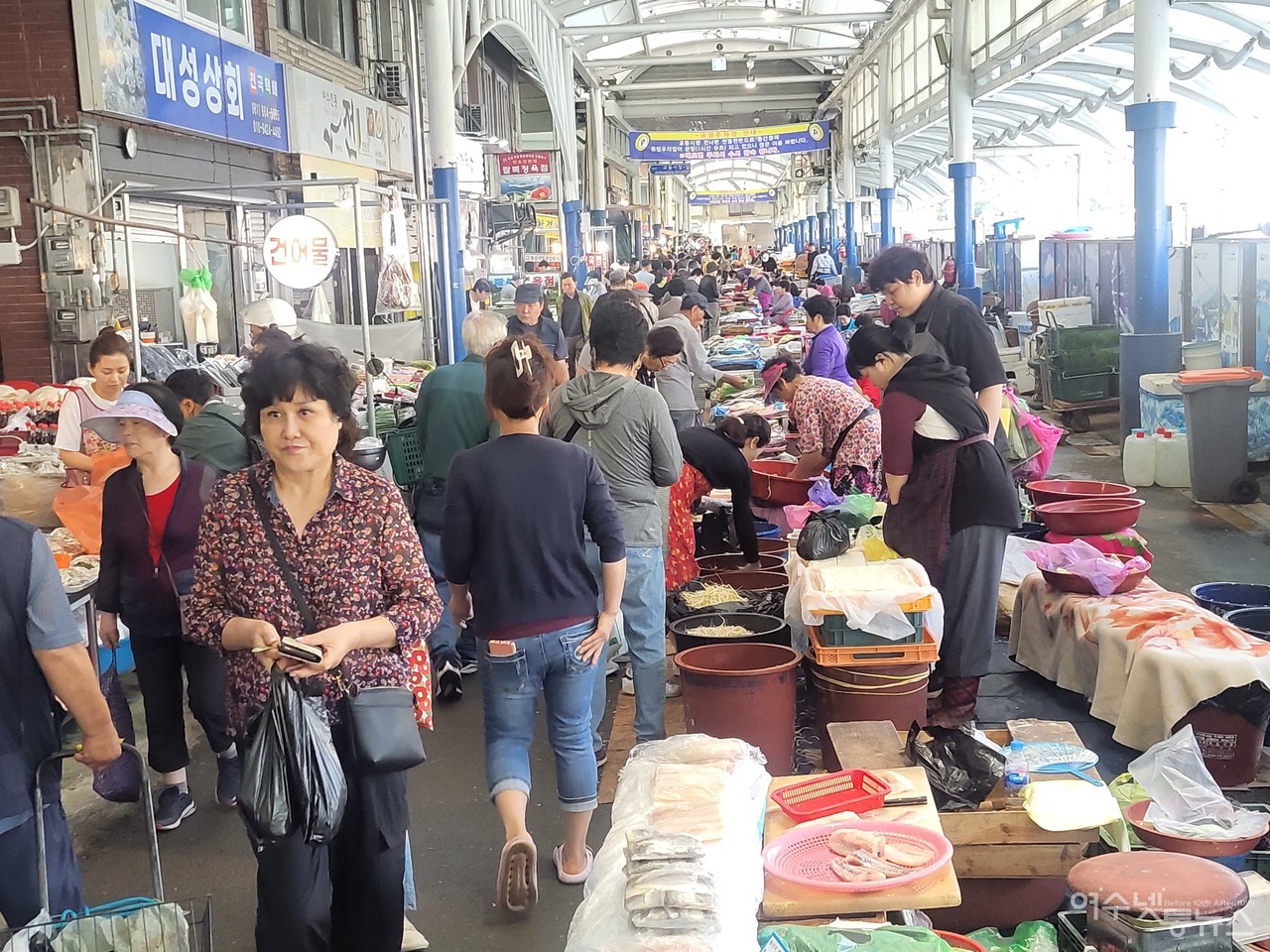 ▲ 경동주차장에서 13년 전부터 전통시장에 장보러온 주부들에게 무료로 빌려주는 손수레 서비스가 있다 ⓒ독자제공