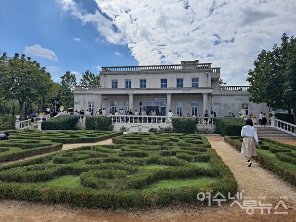 ▲루이 14세의 꿈과 소망이 담긴 베르사유 궁전을 모델로 한 프랑스 정원이다. ⓒ조찬현