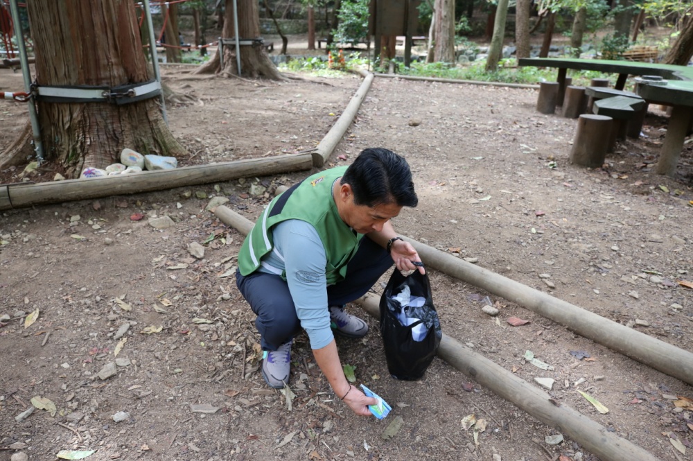 ▲봉화숲 둘레길 청소