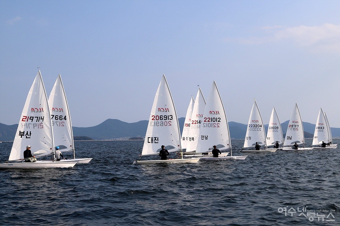 ▲ 바람을 가르며 요트선수들이 출발하는 모습 ⓒ사진제공 정종현