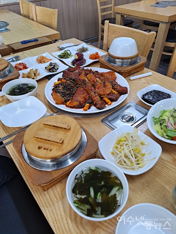 ▲코다리조림정식 3인 기본 상차림 ⓒ조찬현