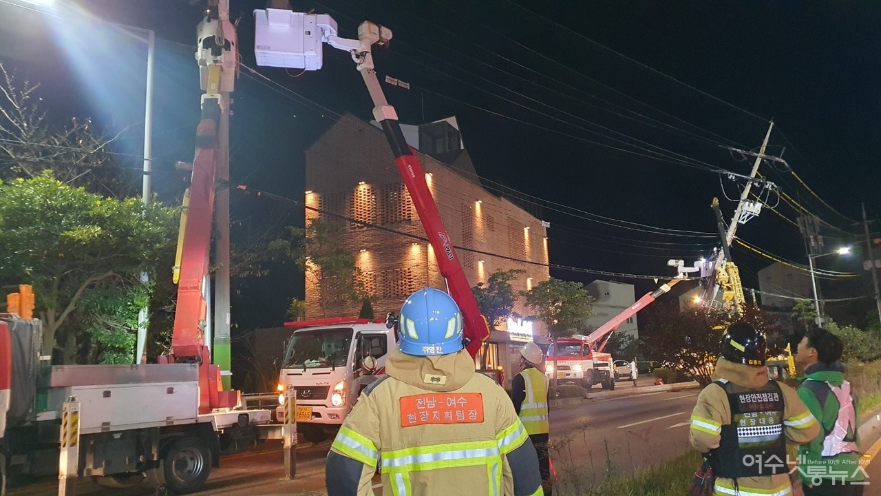 ▲웅천→국동 방향 교통사고 현장 ⓒ여수소방서 제공