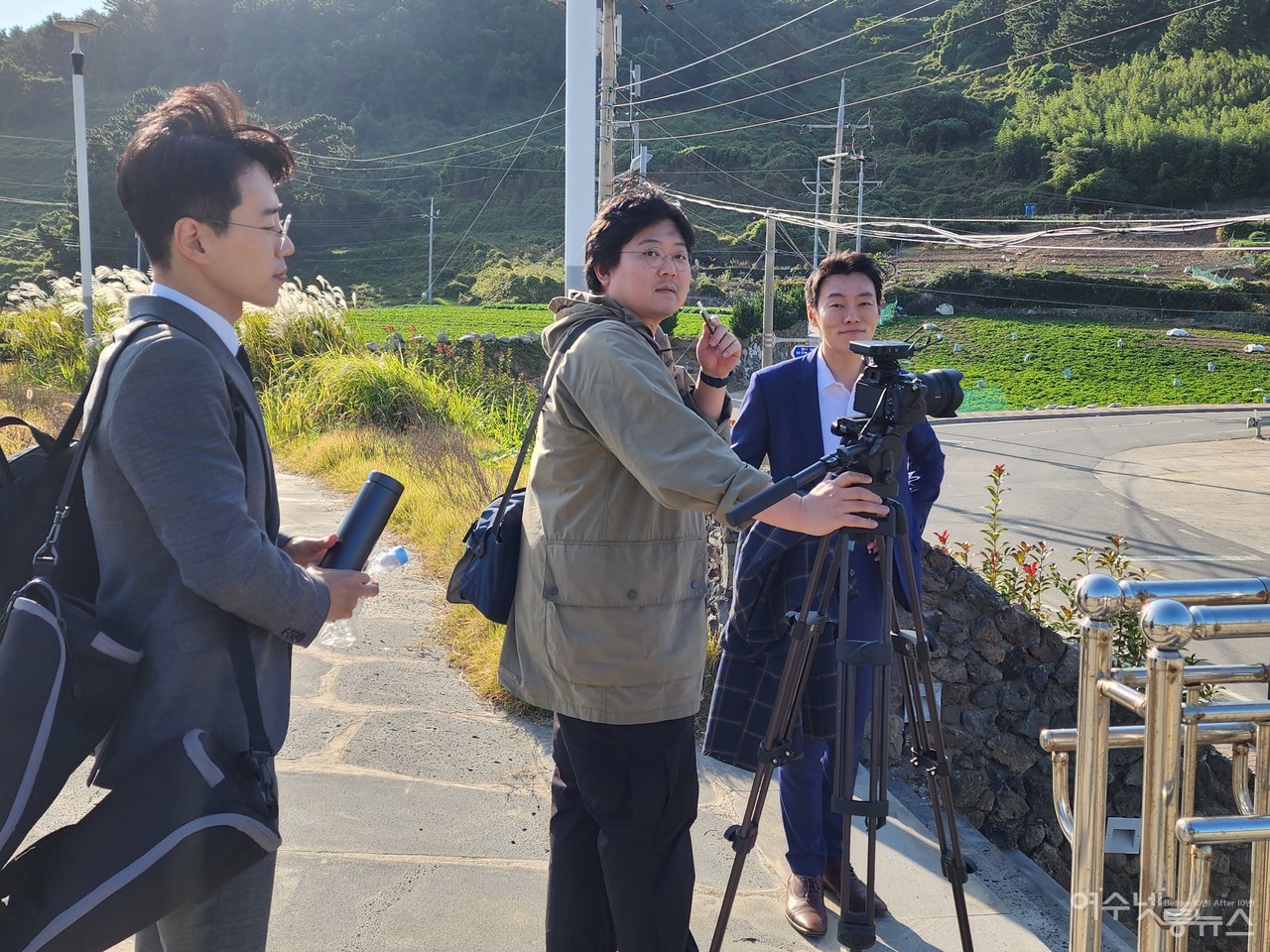 ▲ 이야포미군폭격사건을 취재중인 자유아시아방송과 이종명 언론학 박사의 모습 ⓒ심명남