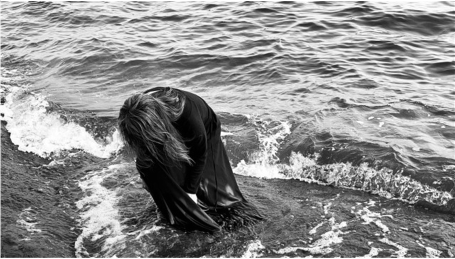 ▲백수연, 장도 바위들 (프로젝터 맵핑, 가변크기, 16분 32초, 2023)