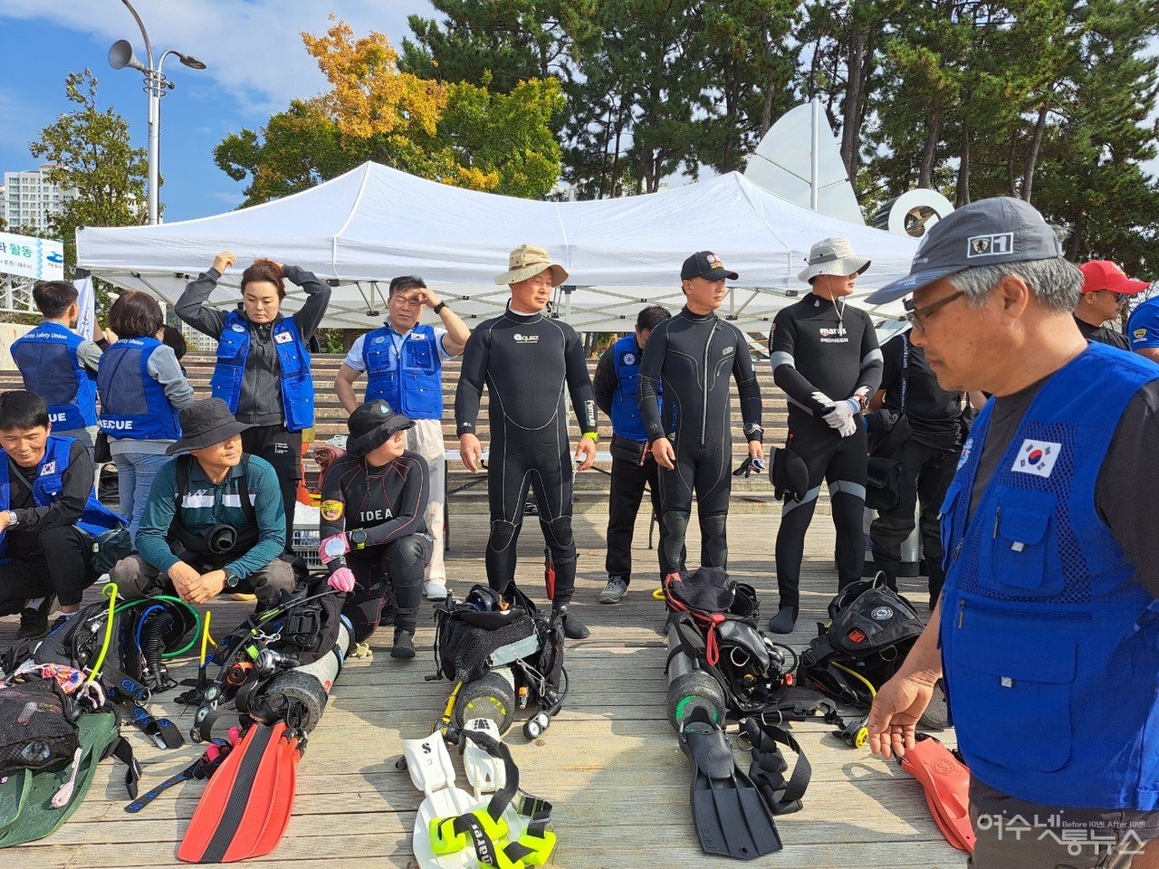 ▲  5일 웅천해변공원에서 펼친 '14회 불가사리 퇴치대회 및 수중정화 활동 모습 ⓒ심명남