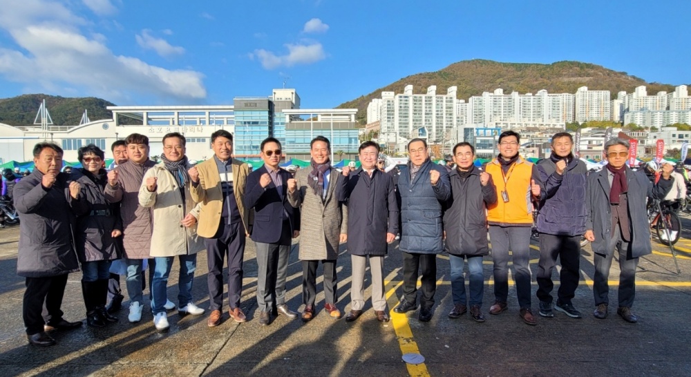 ▲ 제11회 섬섬여수 그란폰도 대회 참가자 격려