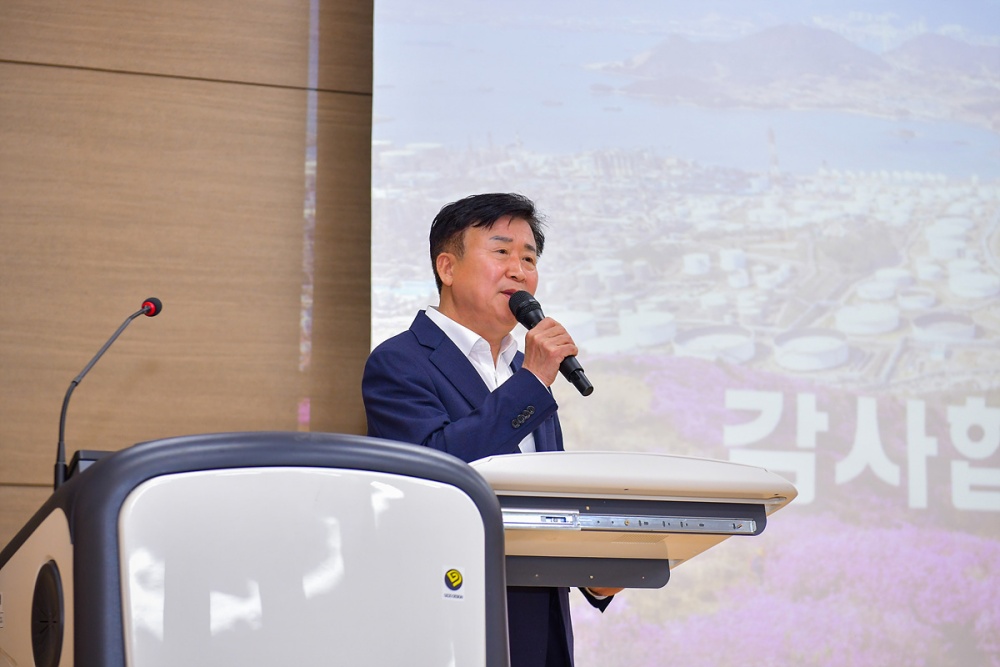 ▲ 정기명 시장은 ‘민선8기 주요시정과 산업정책 방향’ 주제로 특강을 진행했다. 