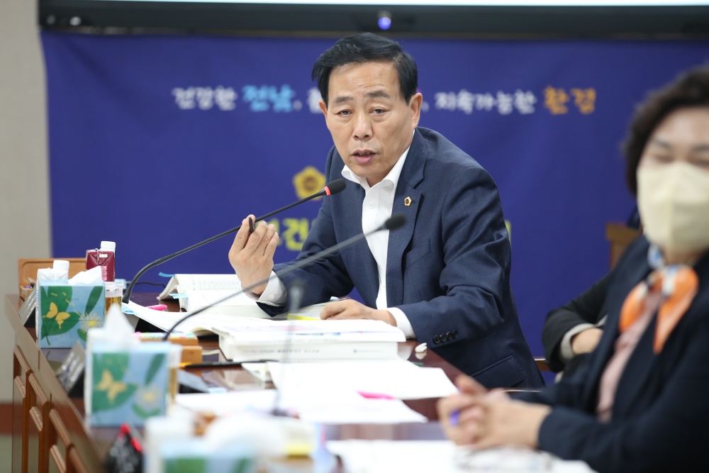 ▲ 여성가족정책관 소관 2024년도 예산안 심사에 참여한 서대현 부위원장