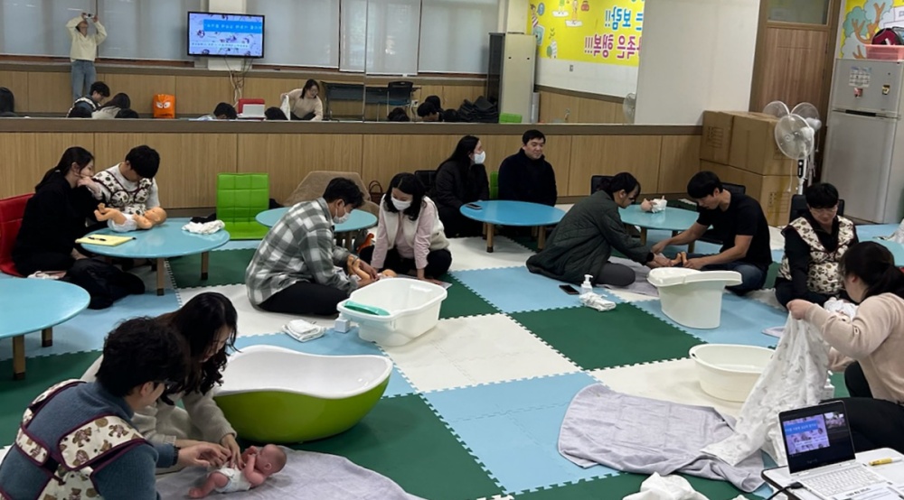 ▲ ‘아빠와 함께하는 신생아건강관리’ 특강