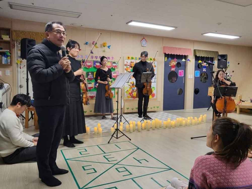 ▲ 양우내안애 아파트단지 클래식공연에 참석한 최병용 도의원